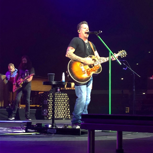 Gary Allan 2019 Tony's Pizza Events Center Salina, KS