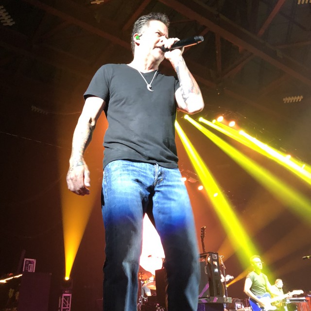 Gary Allan 2019 Tony's Pizza Events Center Salina, KS
