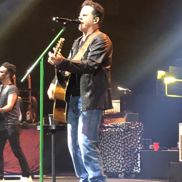 Gary Allan 2019 Tony's Pizza Events Center Salina, KS